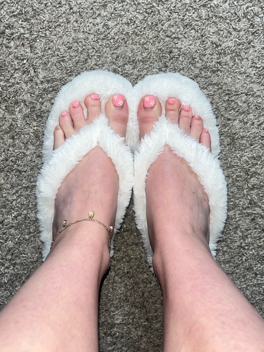 Fluffy White Platform Women’s Slip-On Flip Flops - Comfort Fuzz - Picture 6 of 6